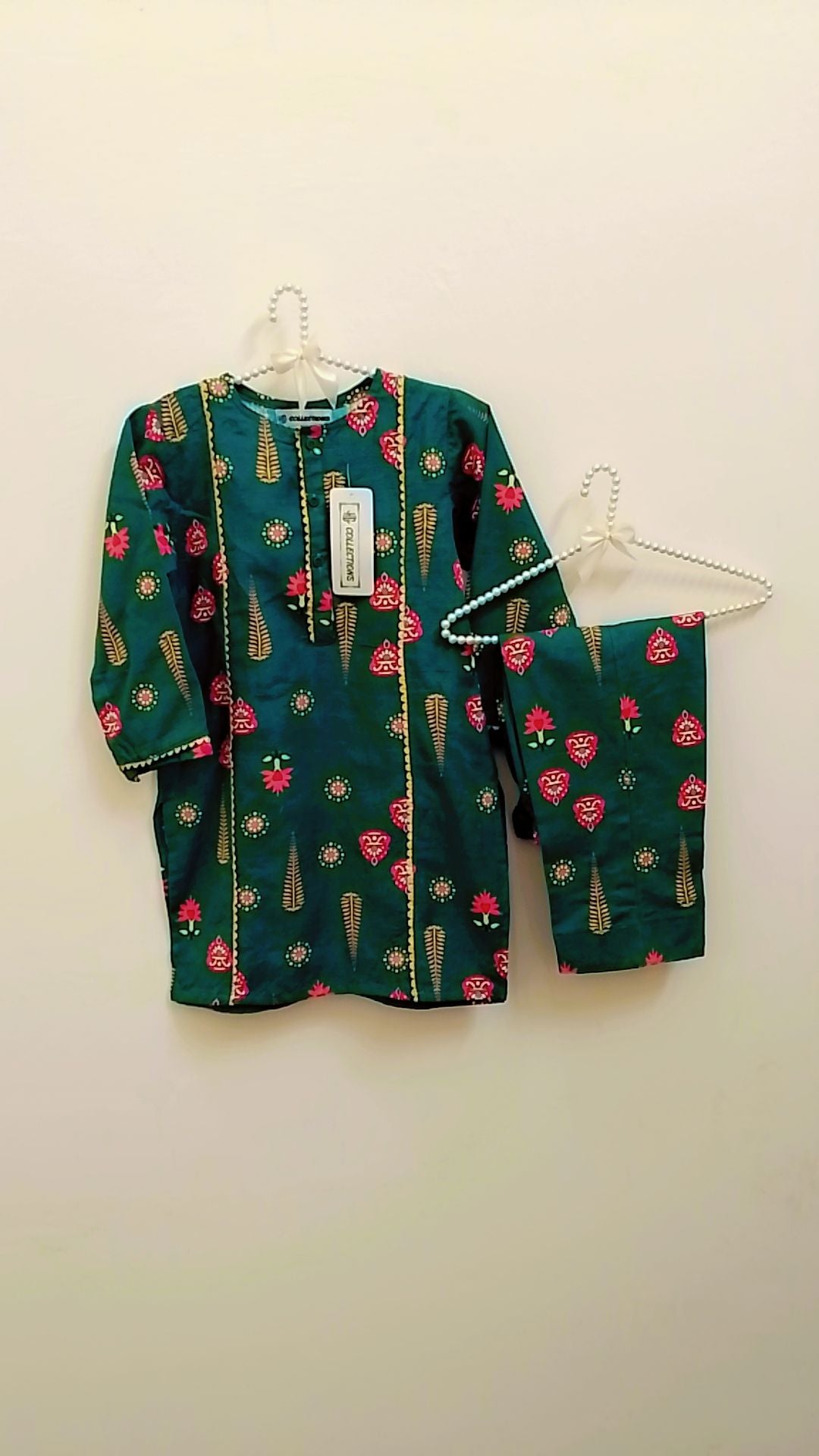 Stylish Two-Piece Khaddar Suit for Girls (4-5 Years) – Elegant Winter Wear